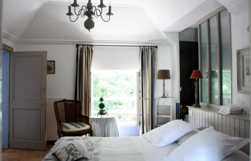 Chateau De L'Oiseliniere Bed & Breakfast Gorges  ห้อง รูปภาพ